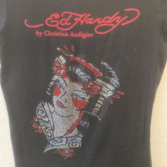 Ed Hardy Black Short Sleeve Tee with Red and Blue Design - Picture 4 of 7